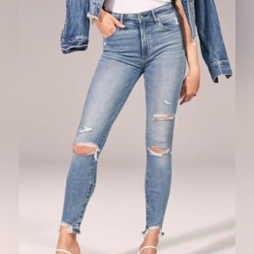 Abercrombie and Fitch, Simone high-rise slim jeans. Women’s size 25